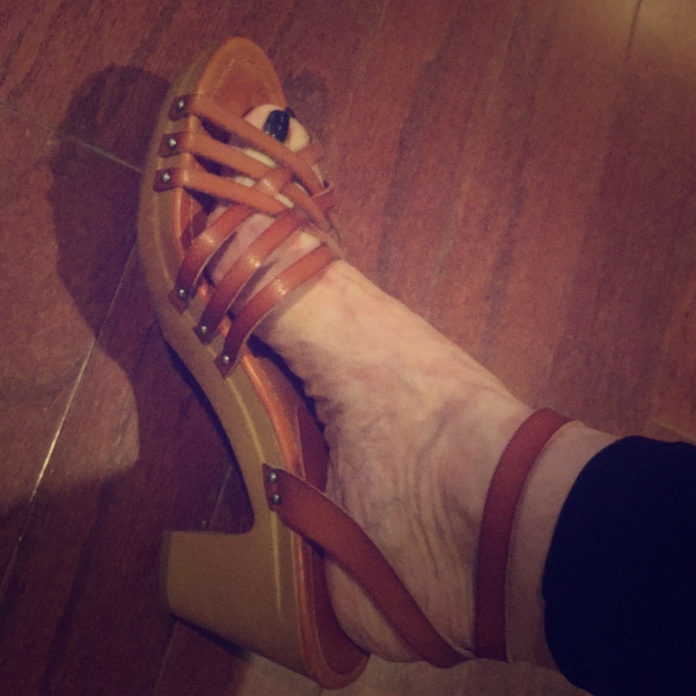 American Eagle Sandals